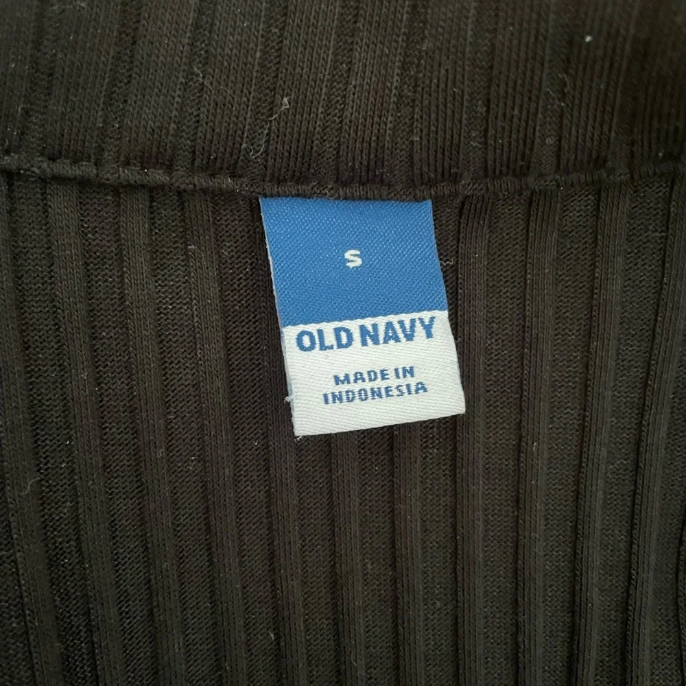 Black Ribbed Button-Front Polo Top - Picture 4 of 7